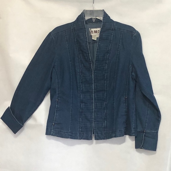 Jackets & Blazers - Vintage Women's Blujean Jacket Long Sleeves